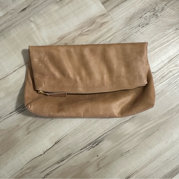 Nisolo Lima Clutch Bag in Almond Leather - Picture 3 of 9